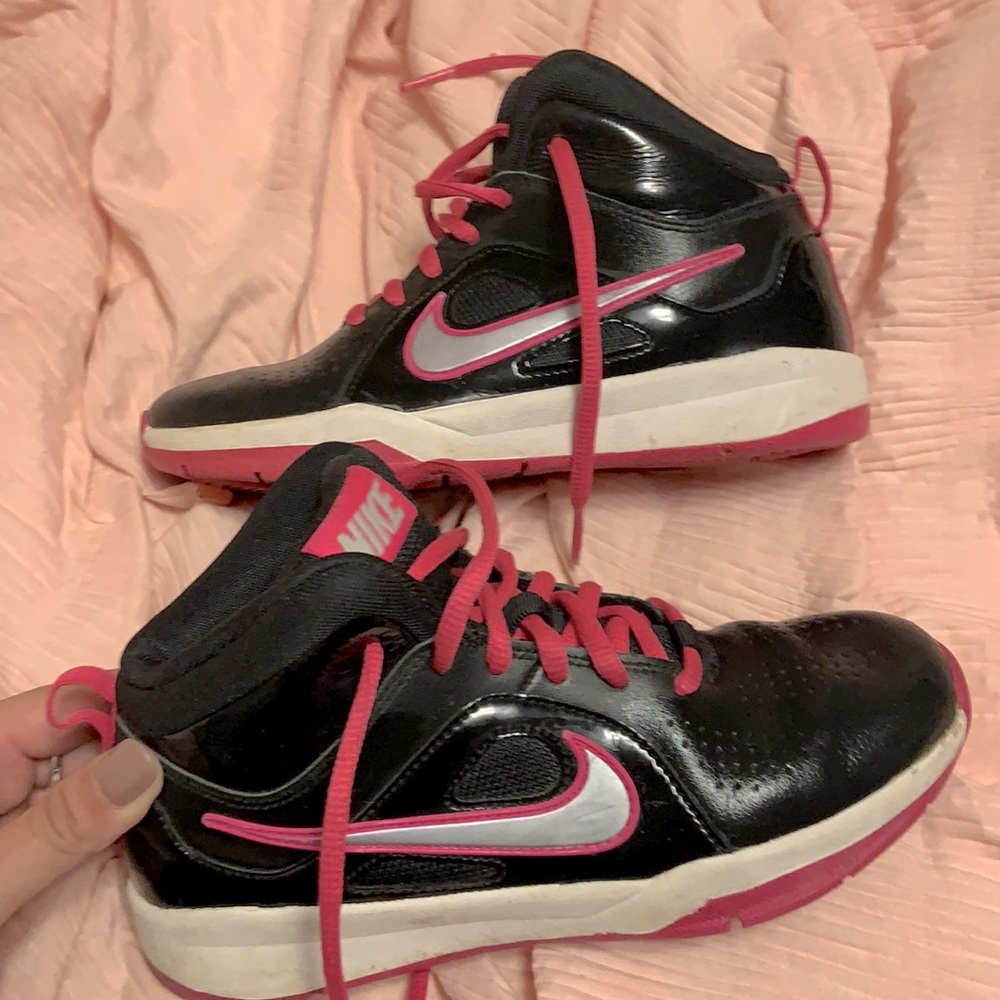 Girls NIKE basketball sneakers (Size 2)